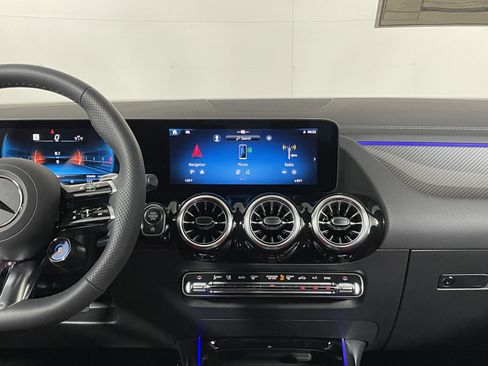 New 2026 Mercedes-Benz GLA 35 AMG 4MATIC image 17