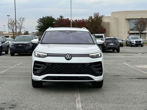 New 2026 Volkswagen Tiguan SEL R-Line image 10