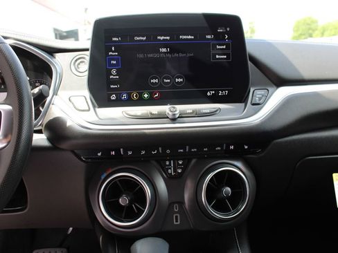 Used 2025 Chevrolet Blazer LT FWD image 30