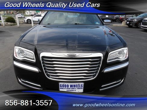 Used 2014 Chrysler 300 Uptown Edition w/ Quick Order Package 22M image 2