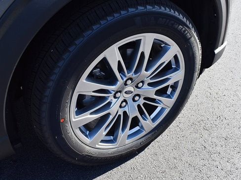 New 2026 Ford Explorer Active w/ Active Comfort Package image 9