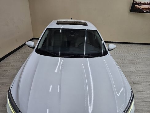 Used 2021 Volkswagen Passat 2.0T SE image 4