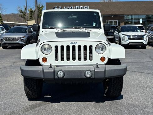 Used 2012 Jeep Wrangler Sahara image 2