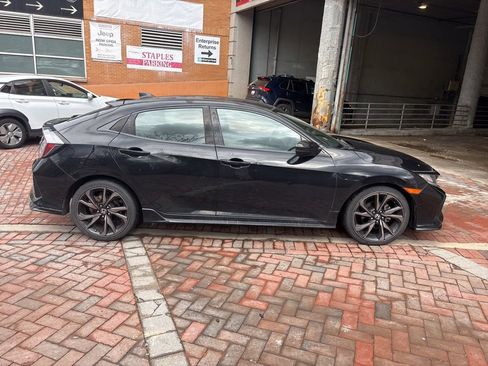 Used 2019 Honda Civic Sport image 2