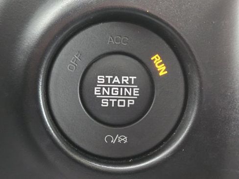 Used 2022 Jeep Wrangler Unlimited Sport AWD/4WD image 21