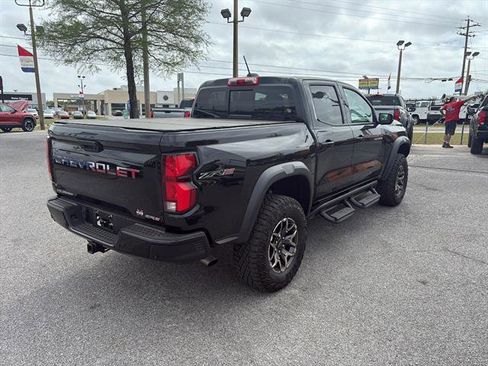 Used 2024 Chevrolet Colorado ZR2 w/ ZR2 Convenience Package III AWD/4WD image 7
