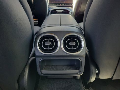 Used 2026 Mercedes-Benz C 300 Sedan image 14