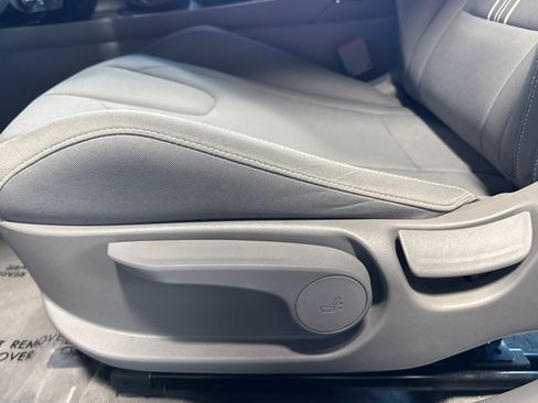 Used 2024 Hyundai Elantra Blue image 15