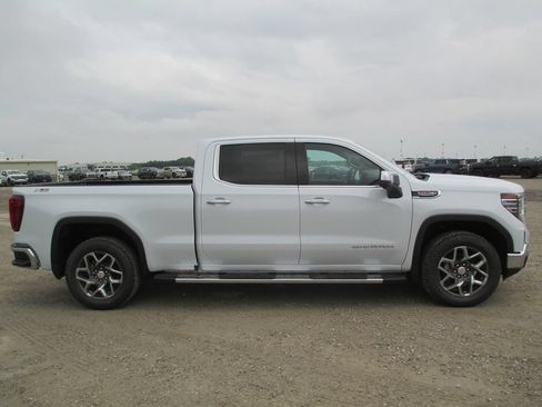 New 2026 GMC Sierra 1500 SLT w/ SLT Premium Plus Package AWD/4WD image 3