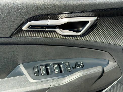 Used 2023 Kia Sportage LX AWD/4WD image 17