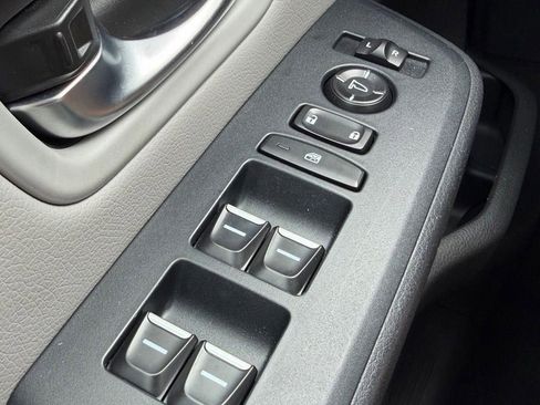 Used 2023 Honda Pilot Touring image 17