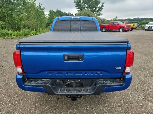Used 2016 Toyota Tacoma SR5 AWD/4WD image 7
