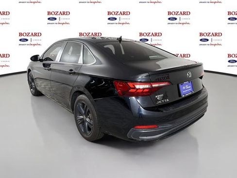 Used 2023 Volkswagen Jetta SE FWD image 6