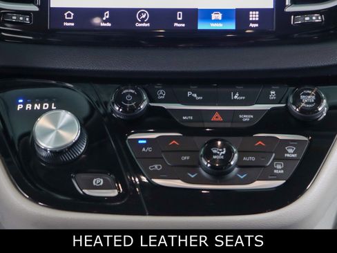 Used 2023 Chrysler Pacifica Touring-L FWD image 20