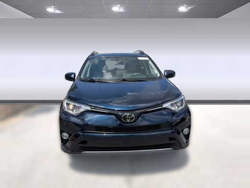 Used 2018 Toyota RAV4 XLE FWD image 6