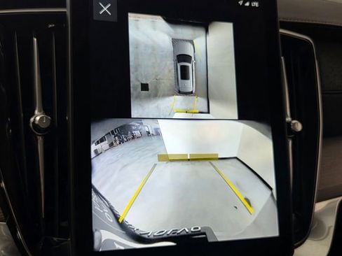 Certified 2025 Volvo XC90 B5 Plus image 30