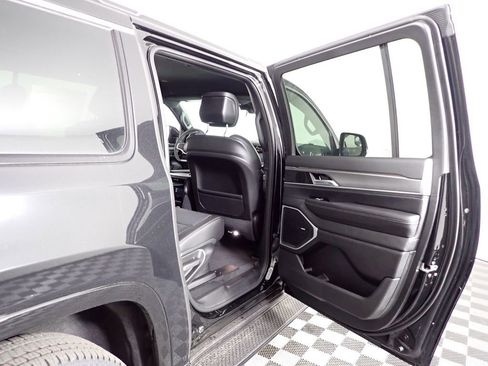 New 2026 Jeep Grand Wagoneer L 4WD image 40