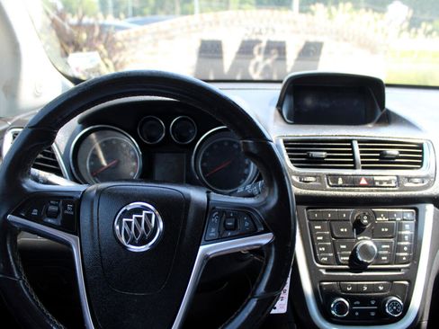 Used 2015 Buick Encore FWD image 30
