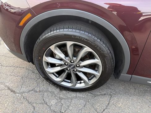 Used 2021 Lincoln Corsair AWD w/ Premium Package image 13