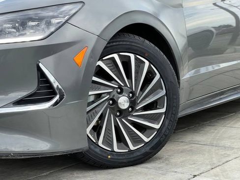 Used 2023 Hyundai Sonata Limited FWD image 2