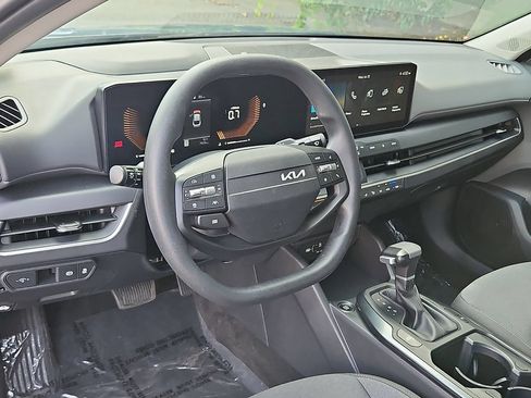 Certified 2025 Kia K4 FWD image 25