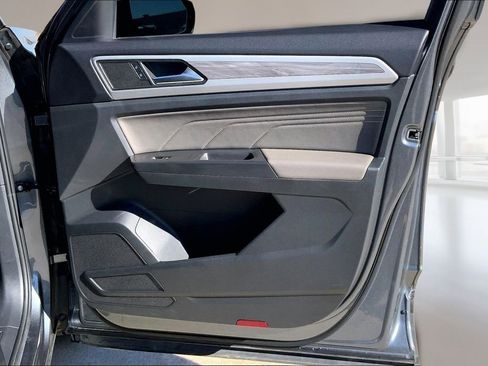 Used 2023 Volkswagen Atlas Cross Sport SE image 23