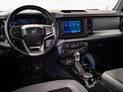 Used 2021 Ford Bronco Black Diamond image 5