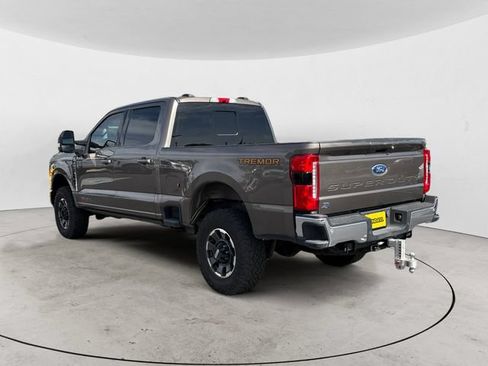 Used 2023 Ford F250 Lariat w/ Lariat Ultimate Package AWD/4WD image 2