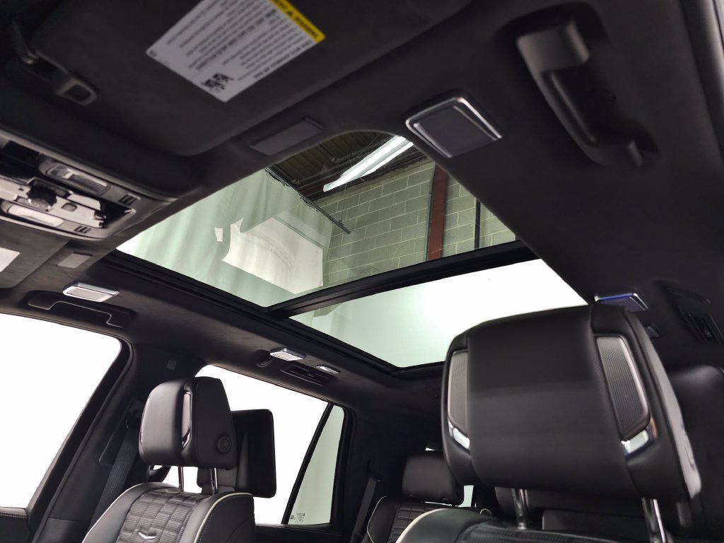 Certified 2025 Cadillac Escalade Sport Platinum w/ LPO, ONYX Package AWD/4WD image 19