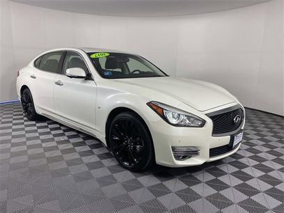 Used 2017 INFINITI Q70 L 3.7