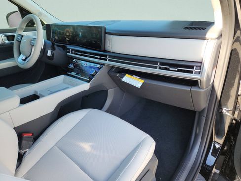 New 2026 Hyundai Santa Fe SE FWD image 12