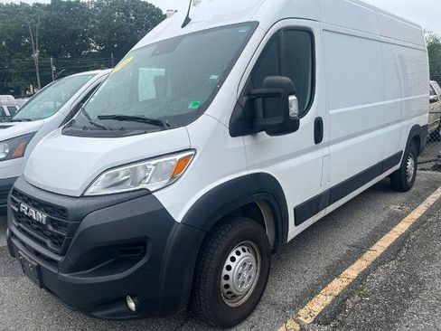 Used 2025 RAM ProMaster 2500 w/ Convenience Group FWD image 3