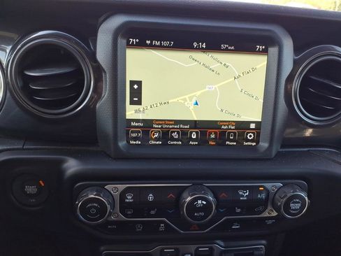 Used 2022 Jeep Gladiator Sport AWD/4WD image 16