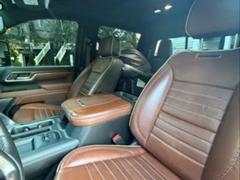 Used 2024 GMC Sierra 2500 Denali Ultimate image 6