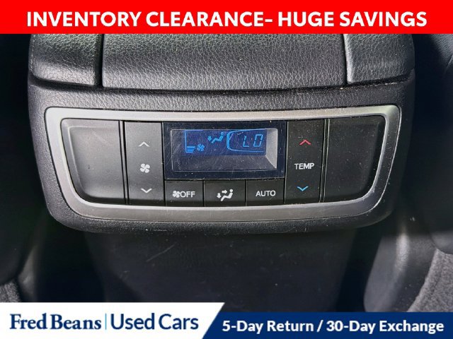 Used 2019 Toyota Highlander XLE AWD/4WD image 32