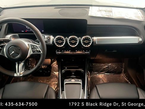 Used 2024 Mercedes-Benz EQB 300 4MATIC image 13