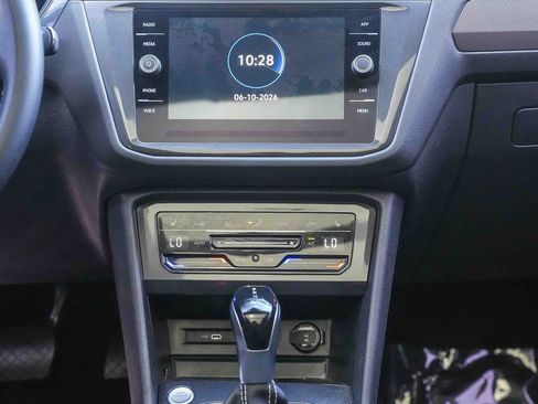 Used 2023 Volkswagen Tiguan SE w/ Panoramic Sunroof Package FWD image 13