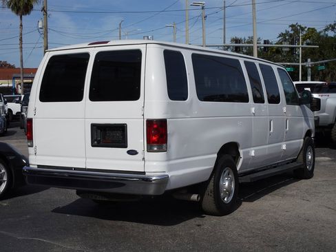 Used 2011 Ford E-350 and Econoline 350 XLT image 9