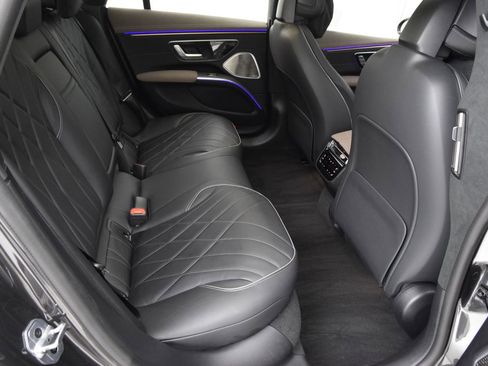 Used 2023 Mercedes-Benz EQS 580 4MATIC Sedan image 18