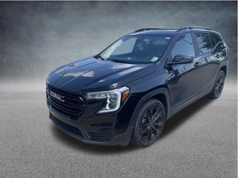 Used 2022 GMC Terrain SLE w/ Driver Convenience Package FWD image 3