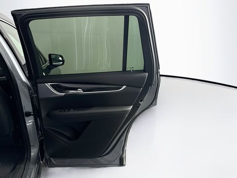 Used 2025 Cadillac XT6 Premium Luxury image 34