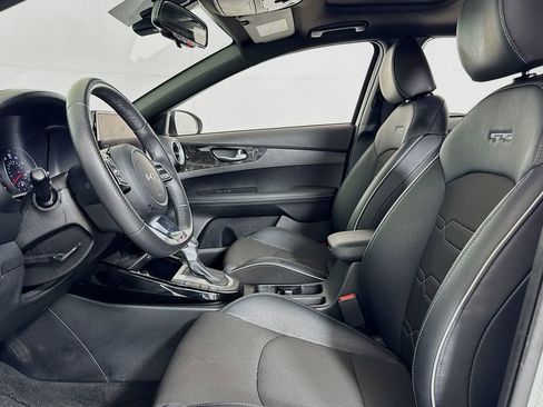 Used 2024 Kia Forte GT-Line w/ GT-Line Premium Package FWD image 9