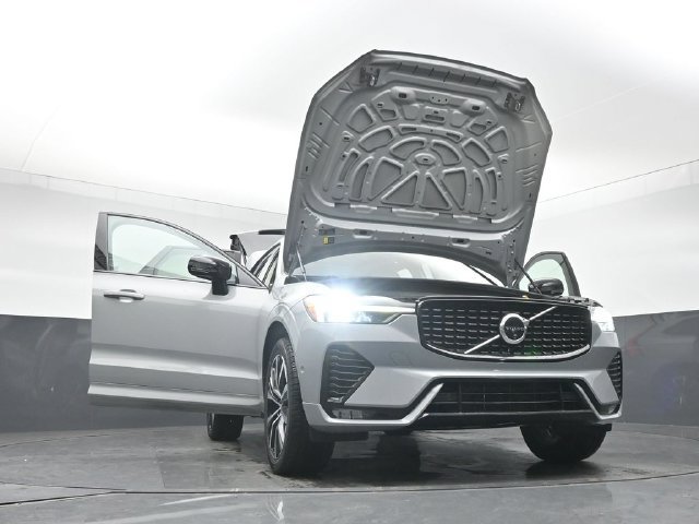 Used 2024 Volvo XC60 B5 Plus w/ Protection Package Premier AWD/4WD image 48