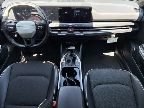 Certified 2025 Kia K4 GT-Line FWD image 3