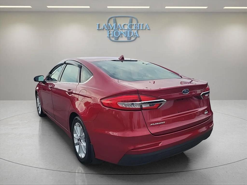 Used 2020 Ford Fusion SE FWD image 3