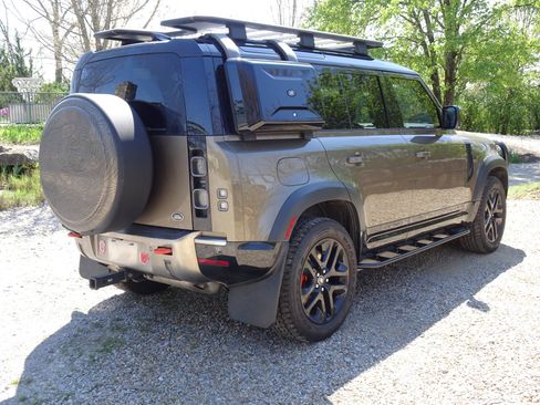 Used 2021 Land Rover Defender 110 X image 4