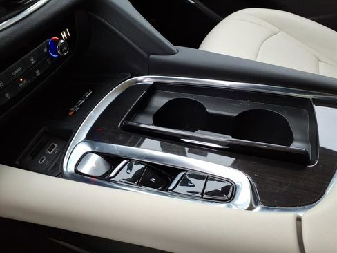 Certified 2024 Buick Enclave Premium image 16