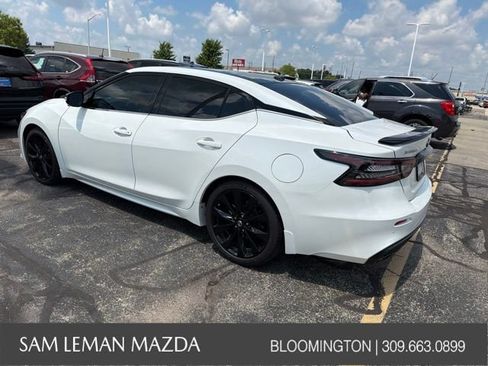 Used 2021 Nissan Maxima SR w/ Sport Mat Group FWD image 11