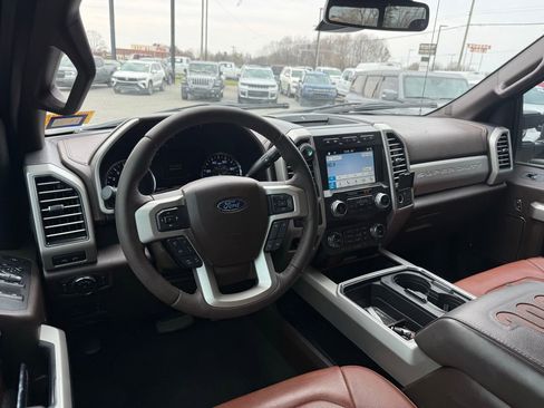 Used 2019 Ford F250 King Ranch w/ King Ranch Ultimate Package image 4