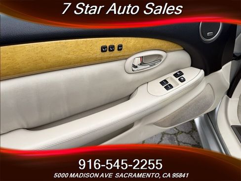 Used 2002 Lexus SC 430 Convertible image 8
